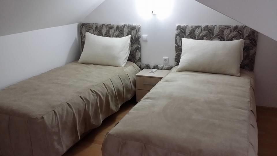 Apartments Secer Sokak Surčin Quarto foto